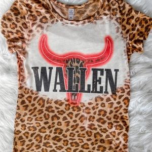 Wallen Graphic Tee
